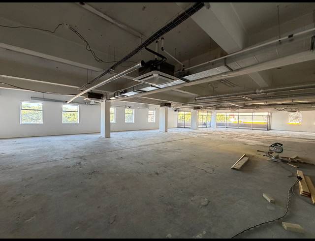1,218M² BUILDING TO LET IN FORESHORE